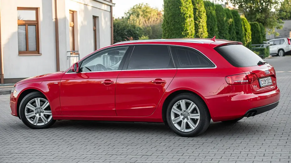 AUDI A4 -