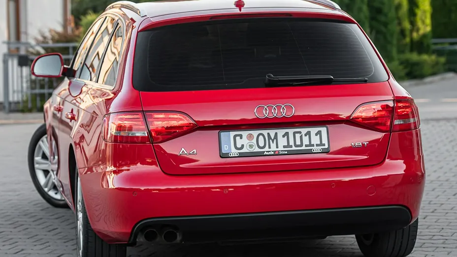 AUDI A4 -