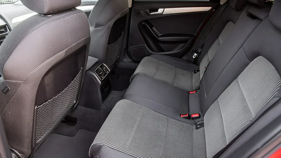 AUDI A4 -