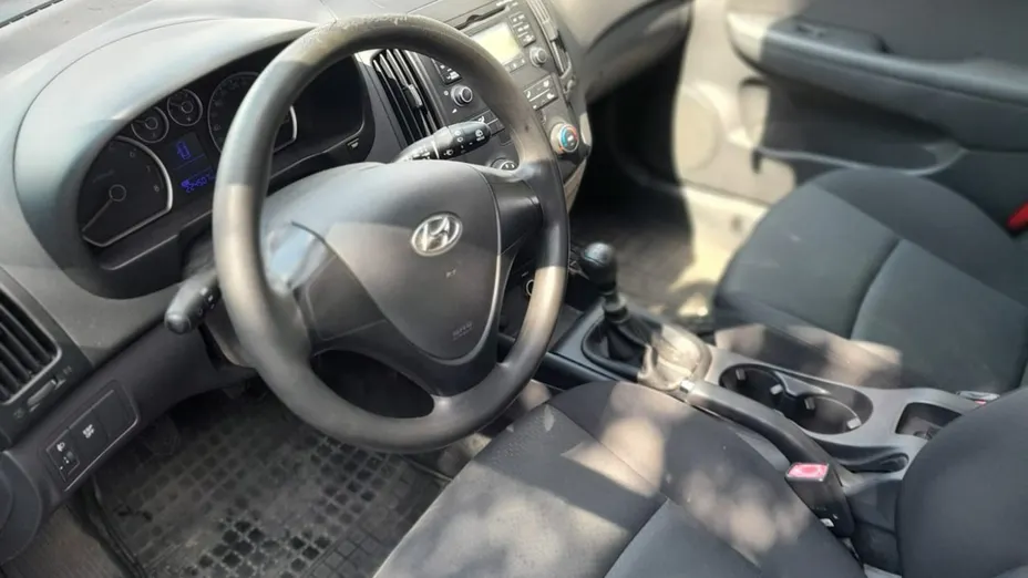 HYUNDAI i30 -