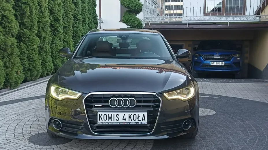 AUDI A6 -