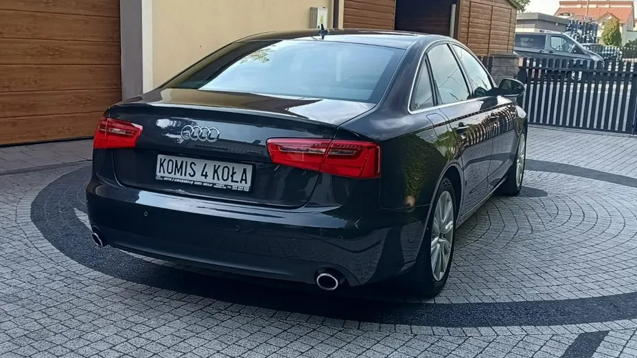 AUDI A6 -