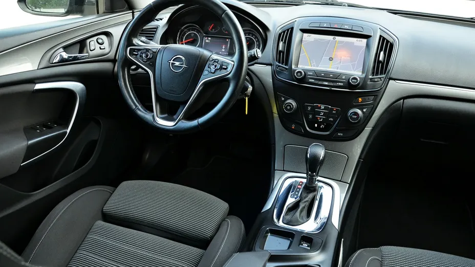 OPEL Insignia -