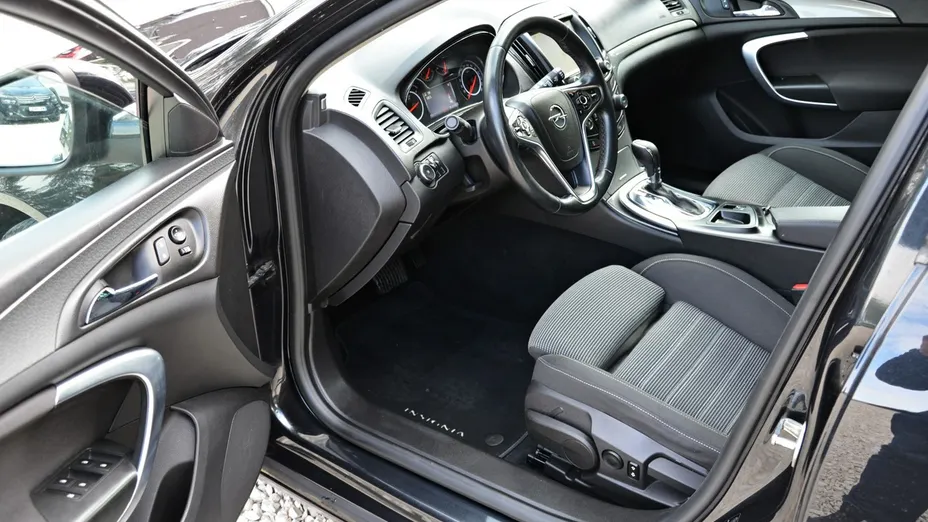 OPEL Insignia -