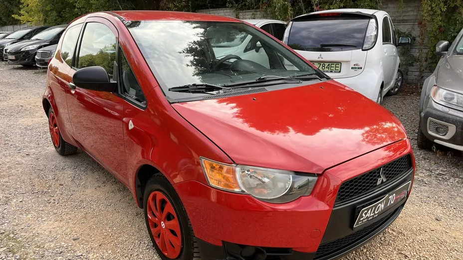 MITSUBISHI Colt -