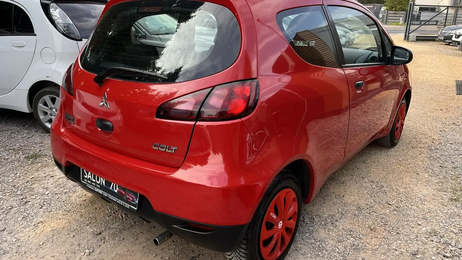 MITSUBISHI Colt -