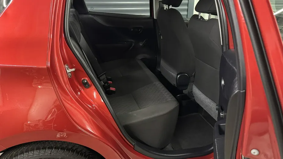 TOYOTA Yaris -