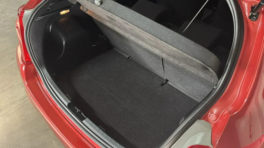TOYOTA Yaris -