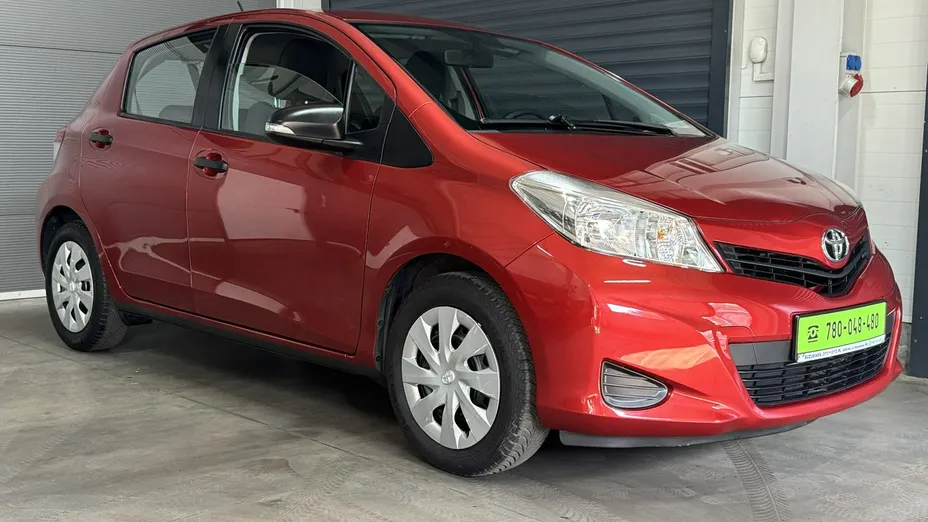 TOYOTA Yaris -