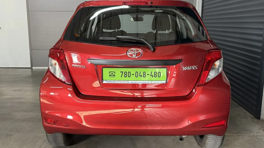 TOYOTA Yaris -