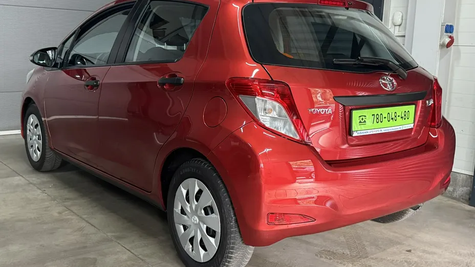 TOYOTA Yaris -