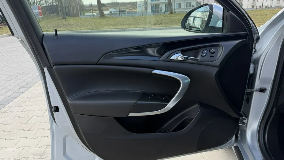 OPEL Insignia -
