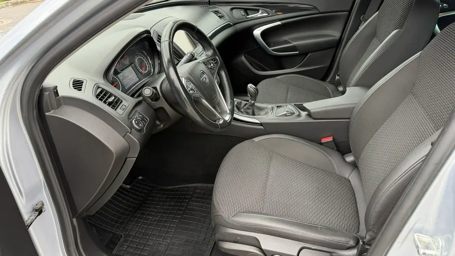 OPEL Insignia -
