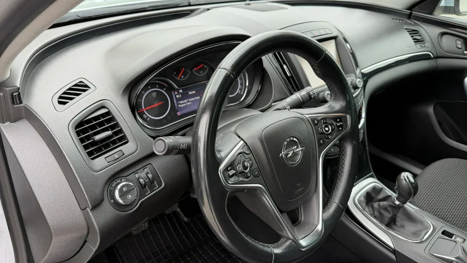 OPEL Insignia -