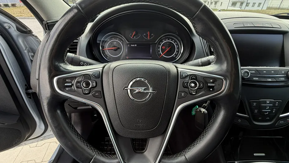 OPEL Insignia -