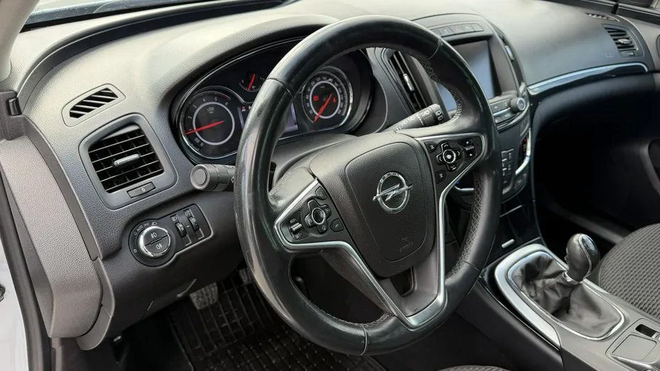 OPEL Insignia -