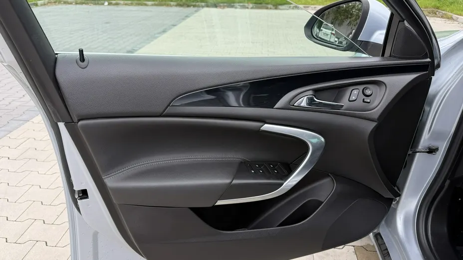 OPEL Insignia -