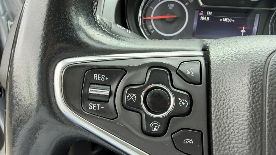 OPEL Insignia -