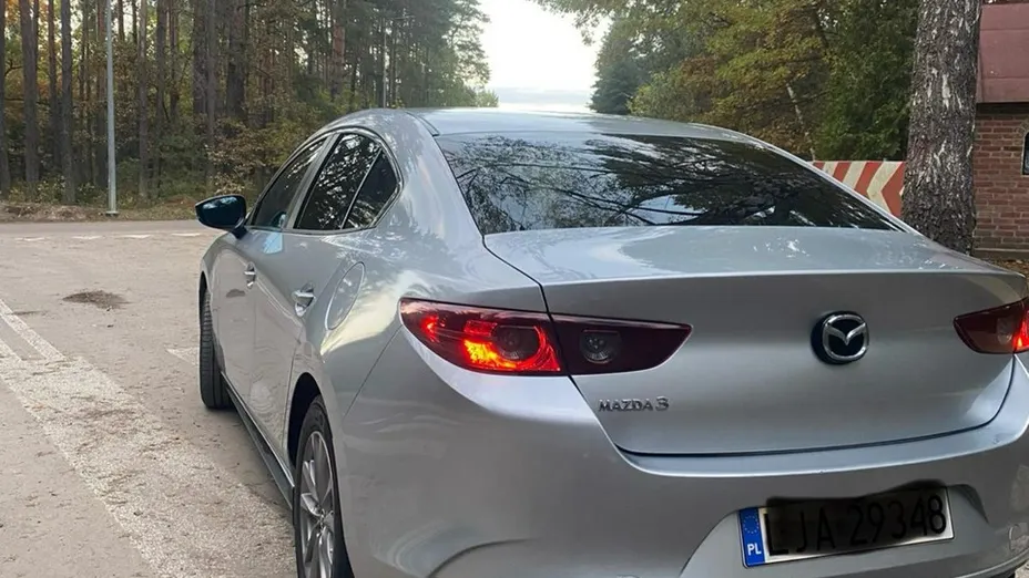 MAZDA 3 -