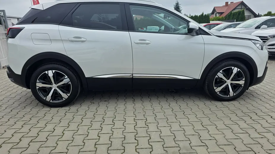 PEUGEOT 3008 -