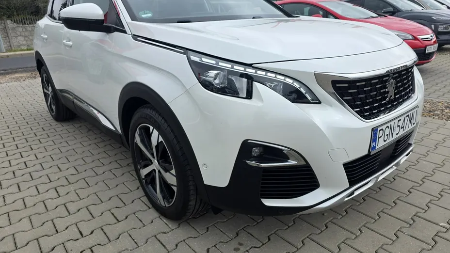 PEUGEOT 3008 -