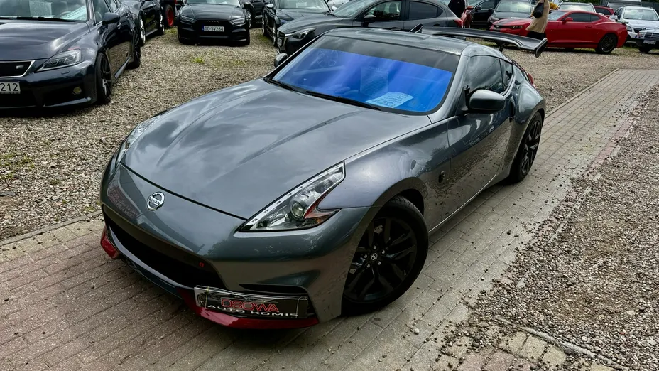 NISSAN 370 Z -