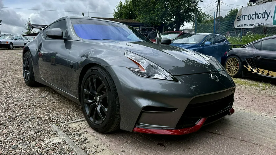 NISSAN 370 Z -