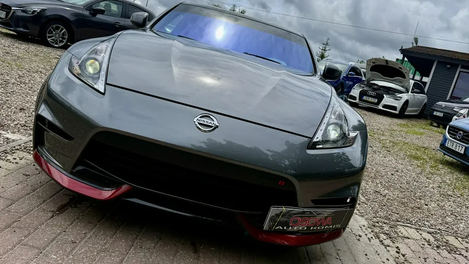 NISSAN 370 Z -