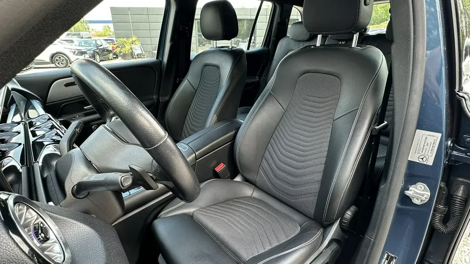 MERCEDES-BENZ GLB -