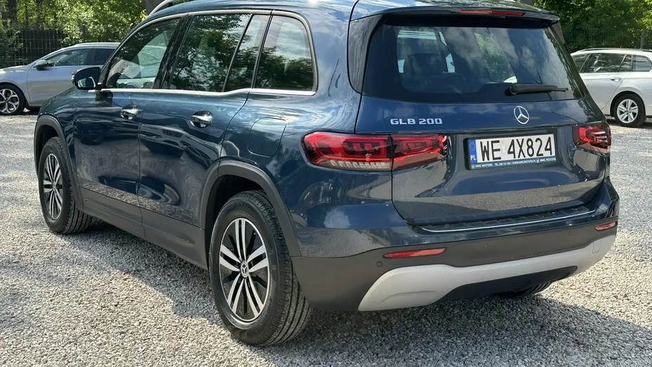 MERCEDES-BENZ GLB -