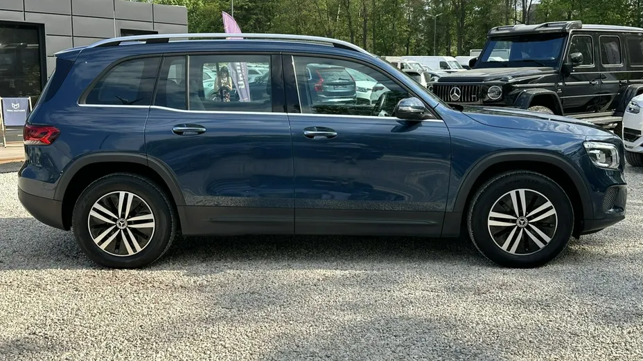 MERCEDES-BENZ GLB -