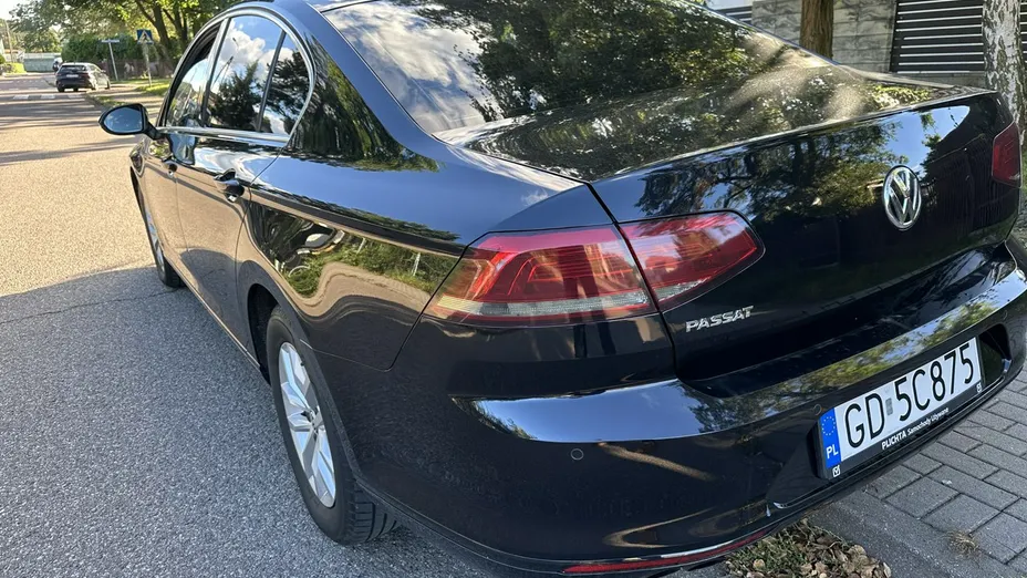 VOLKSWAGEN Passat -