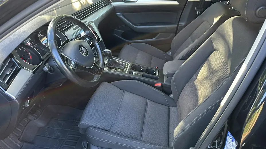 VOLKSWAGEN Passat -
