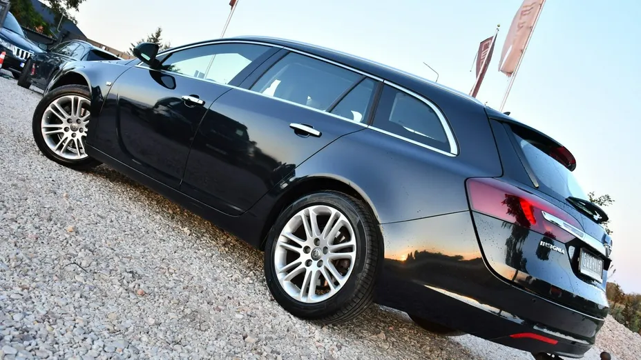 OPEL Insignia -