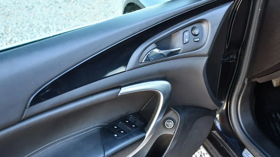OPEL Insignia -