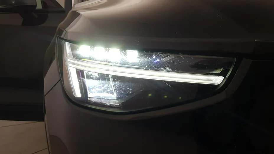 VOLVO XC40 -