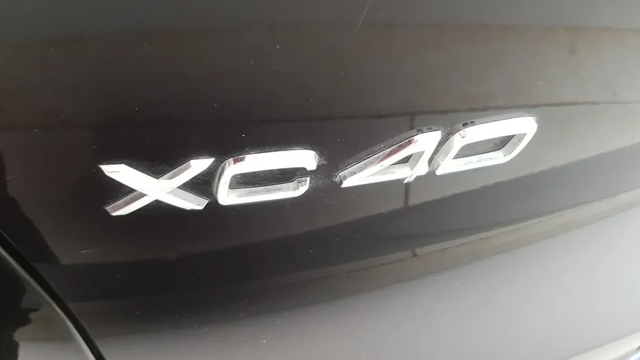 VOLVO XC40 -