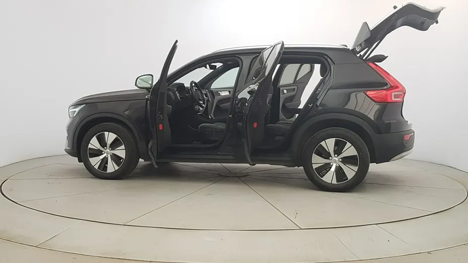 VOLVO XC40 -