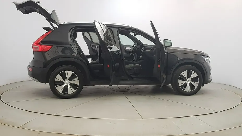 VOLVO XC40 -