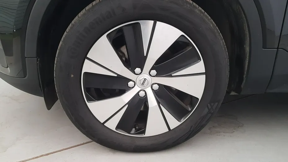 VOLVO XC40 -