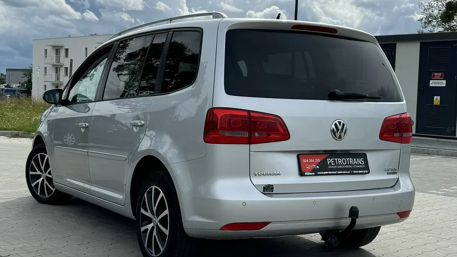 VOLKSWAGEN Touran -