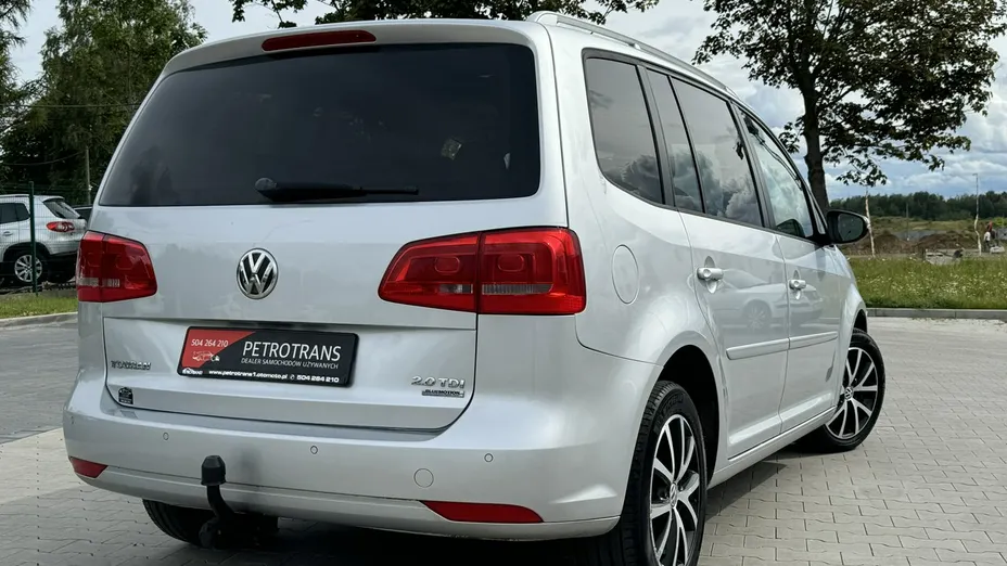 VOLKSWAGEN Touran -