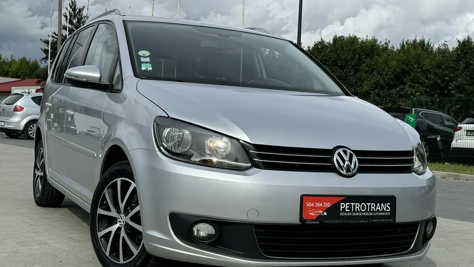 VOLKSWAGEN Touran -