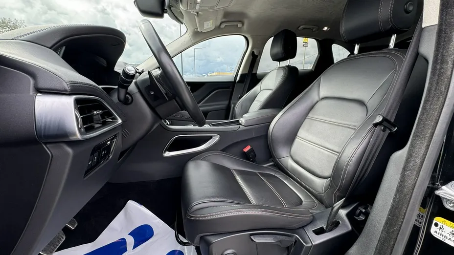 JAGUAR F-Pace -