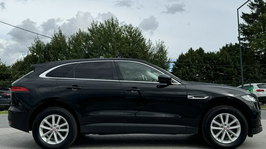 JAGUAR F-Pace -