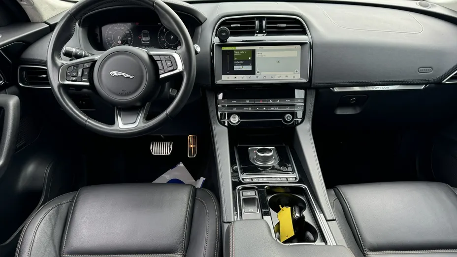 JAGUAR F-Pace -