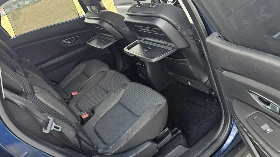 RENAULT Scenic -