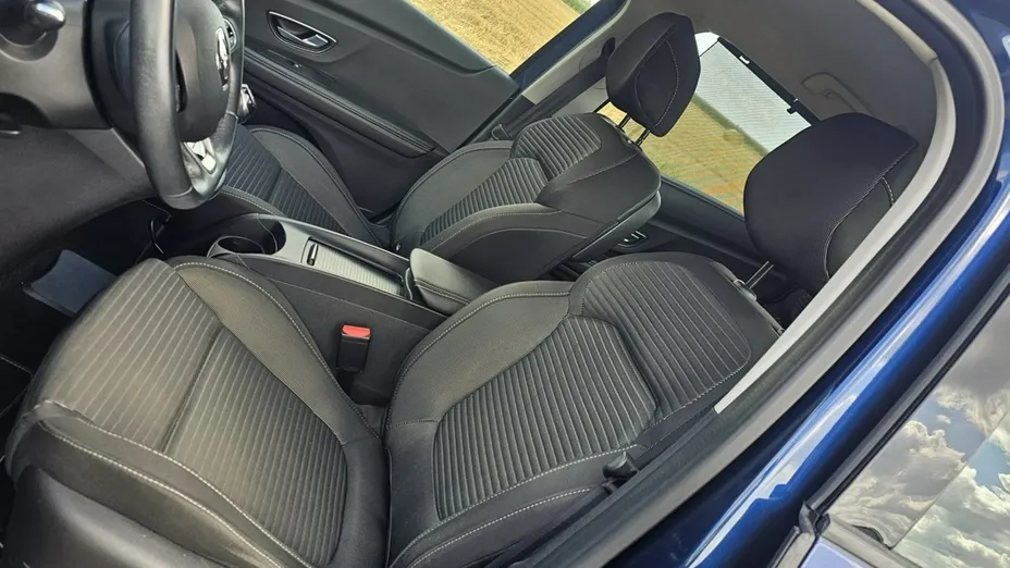 RENAULT Scenic -