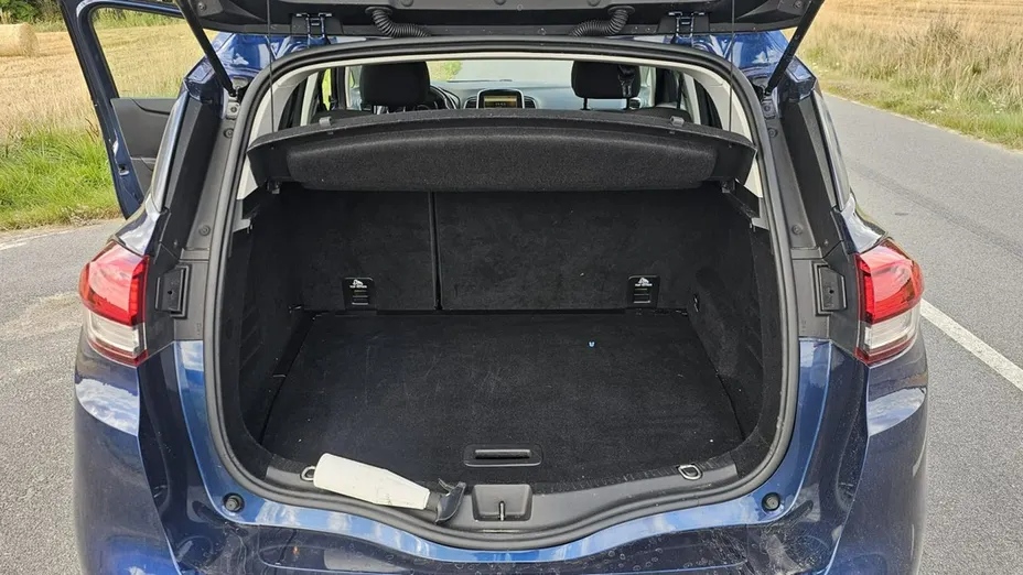 RENAULT Scenic -