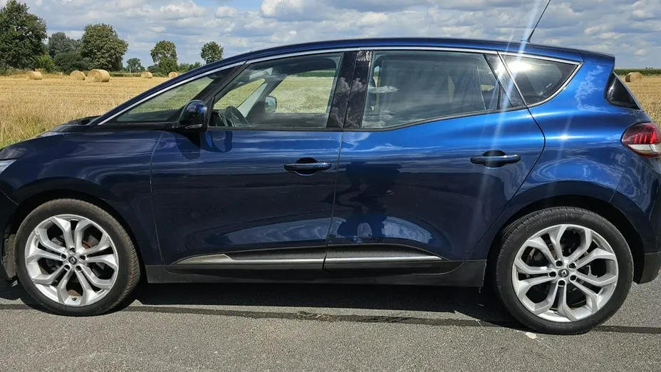 RENAULT Scenic -